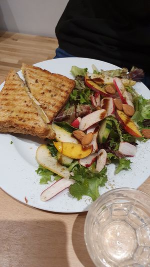 Grilled cheese at Virgule in Toulouse