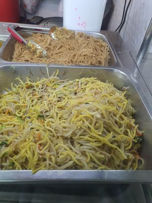Fried mee hoon and fried noodles ~ at K Tree 康妙素食馆 in Central Singapore
