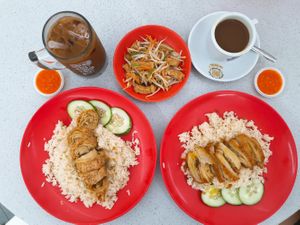 Flat lay. Fried chicken rice, lemon chicken rice and bean sprouts side dish at K Tree 康妙素食馆 in Central Singapore