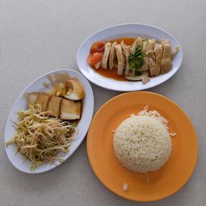 Chicken rice set at K Tree 康妙素食馆 in Central Singapore
