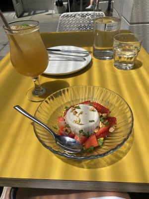 Pineapple Kombucha and Vanilla-Coconut Panna Cotta💕  at Wildseed in San Francisco