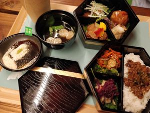 Mocked pork rice set at Fahua 法華素食 in Osaka