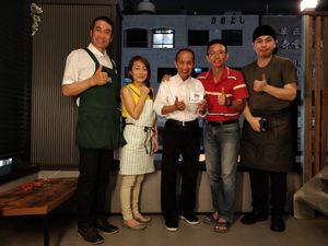 Presented the wonderful team the HappyCow 5 stars EXCELLENT reviews decal at Fahua 法華素食 in Osaka