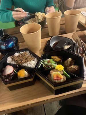 Bento dinner set at Fahua 法華素食 in Osaka