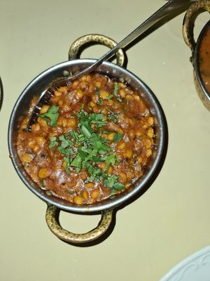 Dahl at Jaipur Palace in Sevilla