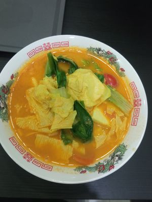 Ramen with curry, nice and satiating at 729 Vegan in North Singapore