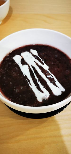 Black glutinous rice dessert at 729 Vegan in North Singapore