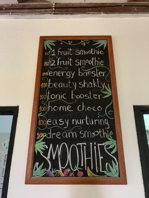 Smoothies to order at Chikalicious in Koh Phangan