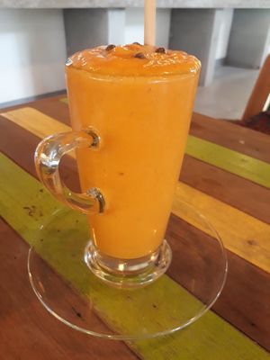 Tropical Daze smoothie at Chikalicious in Koh Phangan