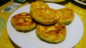 Buns with radish at Jing Lian Zhai - Hepingli in Beijing