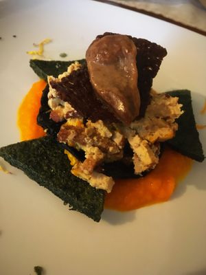 Le champignon rôti, brouillade de tofu, polenta aux orties, crème carotte-coco et glace à l’ail noir  at M.Y.Table-Restaurant in Augan