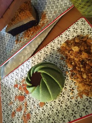 La glace à l’ortie, crumble à la fleur de sel et gelée de cidre   at M.Y.Table-Restaurant in Augan