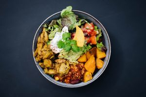 Holy Moly Bowl with Planted Chicken at Nude Food in Augsburg