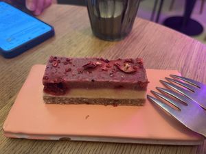 Raw cake Himbeer-Rocher (vegan)  at Nude Food in Augsburg