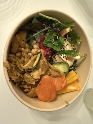 Takeout Servus Habibi Bowl  at Nude Food in Augsburg