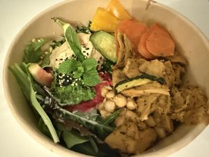 Takeout Servus Habibi Bowl  at Nude Food in Augsburg
