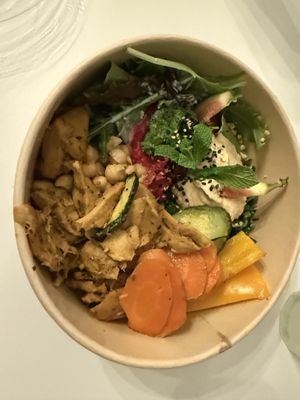 Takeout Servus Habibi Bowl  at Nude Food in Augsburg