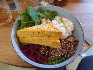 Asian bowl at Nude Food in Augsburg