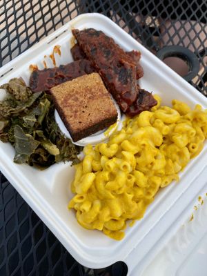 Bbq plate at Lively Up Yourself - Food Truck in Bend
