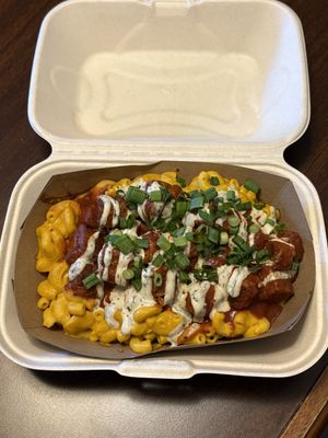 Classic Mac ‘n Cheeze with tempeh   at Lively Up Yourself - Food Truck in Bend