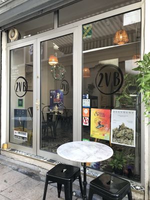 Devanture du 2VB #Veganuary at 2VB  in Perpignan