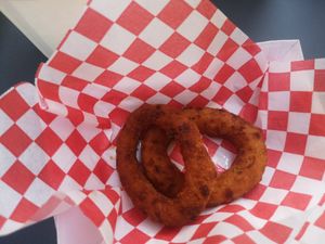 Onion rings, came as 6 but eaten before photo at 2VB  in Perpignan