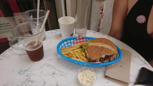 Tasty food and nice buttons at 2VB  in Perpignan