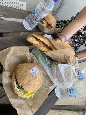 Vegan burgers and sausage at OMG in SKG in Thessaloniki