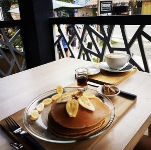Banana pancakes at The Cavern in El Nido