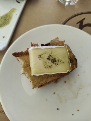  at Martinnus Taperia in Cangas