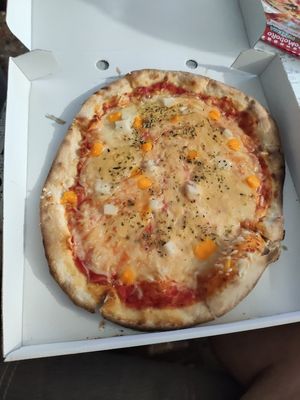 4 cheese pizza at Il Pomodoro in Molins De Rei