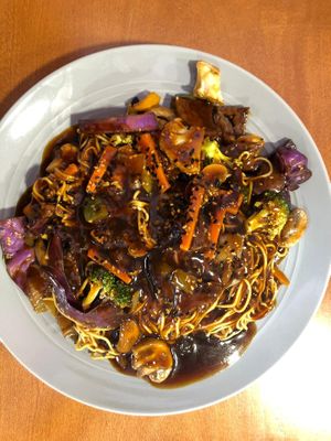 Yakissoba de vegetais at Prema in Viseu