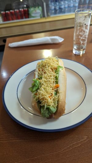 Vegan hot dog for 6€ at Prema in Viseu