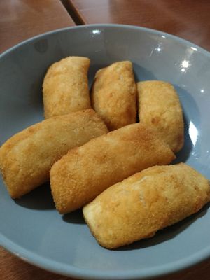 Rissol de queso y fiambre at Prema in Viseu