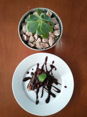 Bolo brownie com calda de cacau! Vegan! at Prema in Viseu