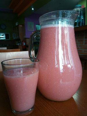 Lassi de morango vegano. at Prema in Viseu