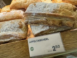 apple danish  at Anker Brot - Wiedner Gürtel in Vienna