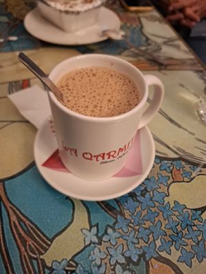 Chocolate clásico con leche de avena at La Qarmita in Granada