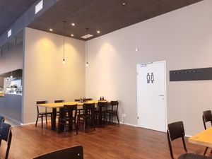 Sitting at Forky's in Vienna