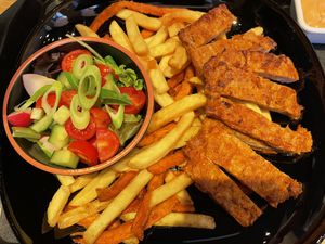 Rippchen mit Pommes  at Forky's in Vienna