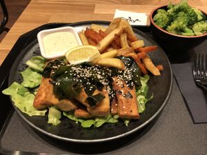 No fish chips and broccoli side  at Forky's in Vienna