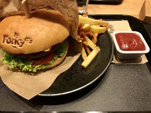 Cheeseburger at Forky's in Vienna