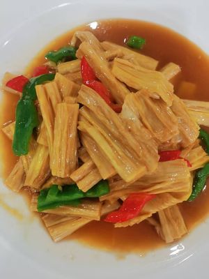bean curd sticks at Yuanqi Vegetarian - 缘启妙膳 in Urumqi