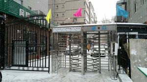 Gotta pass these gates to get there at Yuanqi Vegetarian - 缘启妙膳 in Urumqi