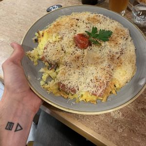 vegan rösti mit "Chäs und Späck" (vegan roesti wtih cheese and bacon) at Sprössling in Zurich