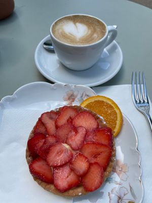 Und auch das Süsse lohnt sich im Sprössling  at Sprössling in Zurich