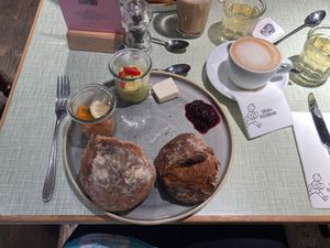 „Schlemmer z‘Morge“ (Rösti not in the picture)  at Sprössling in Zurich