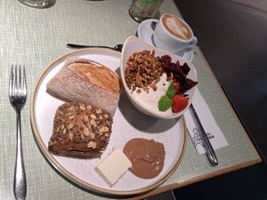 „Ufsteller z‘Morge"  at Sprössling in Zurich