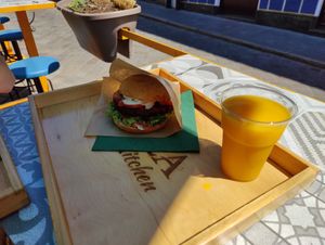 Lava burger and mango lassi at Oaza Joyful Kitchen in Zagreb