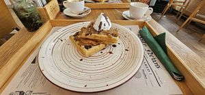 Snickers waffles at Oaza Joyful Kitchen in Zagreb